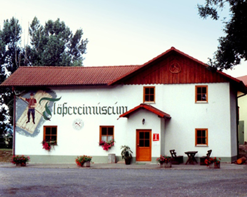 Außenansicht des Flößereimuseums in Uhlstädt-Kirchhasel.